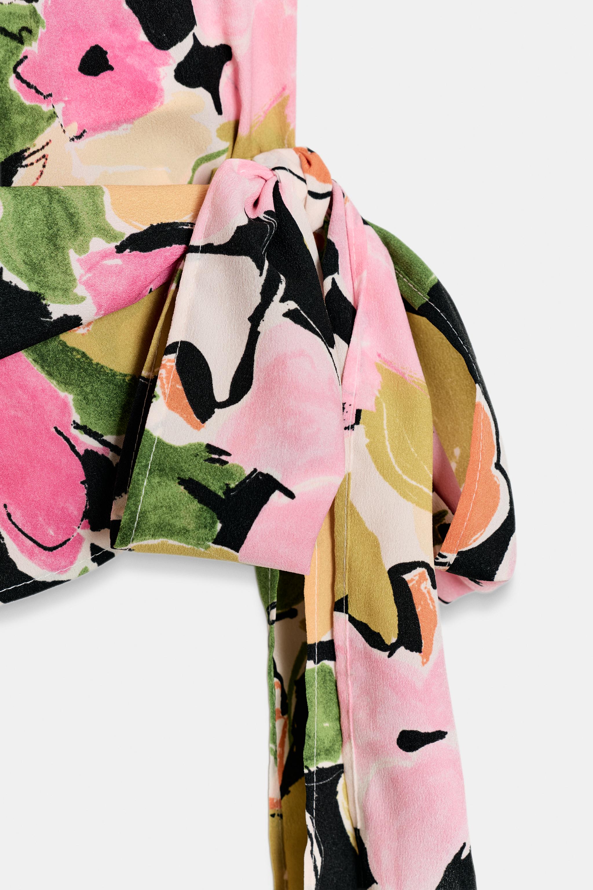 TOP IMPRIMÉ FLEURI À ÉPAULETTES ET CEINTURE